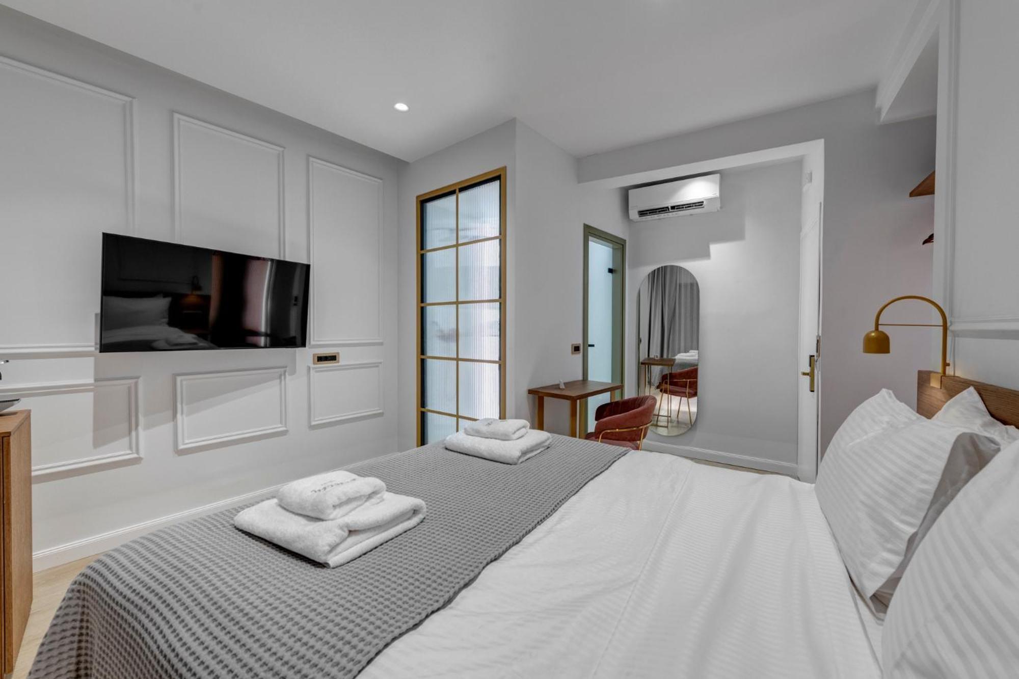 Eclectic Syros Bed & Breakfast Ermoupoli Ngoại thất bức ảnh
