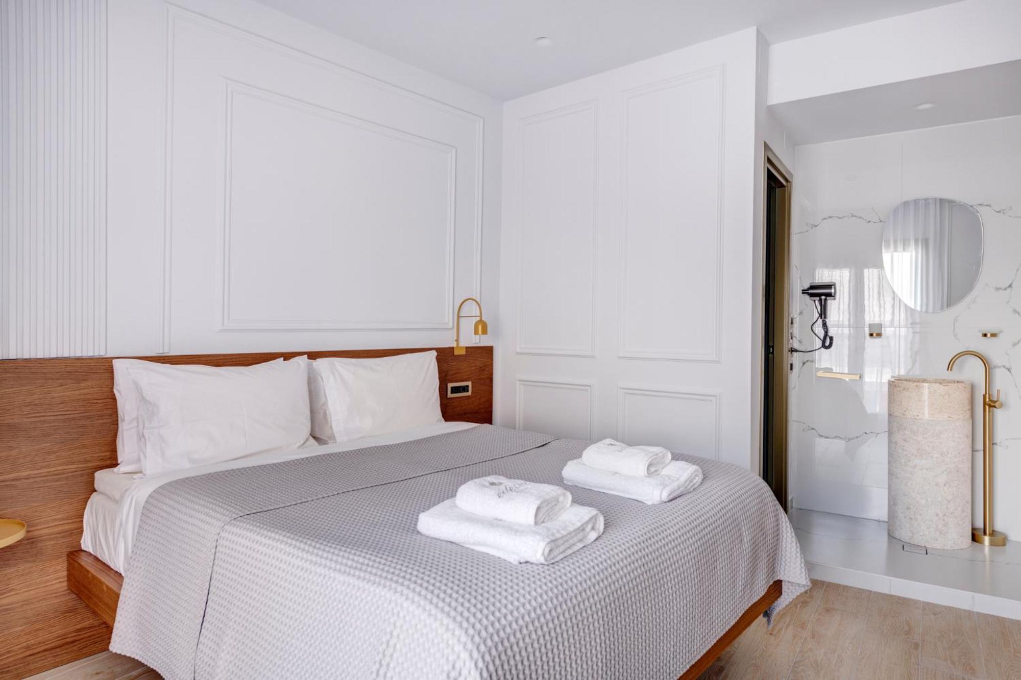 Eclectic Syros Bed & Breakfast Ermoupoli Ngoại thất bức ảnh