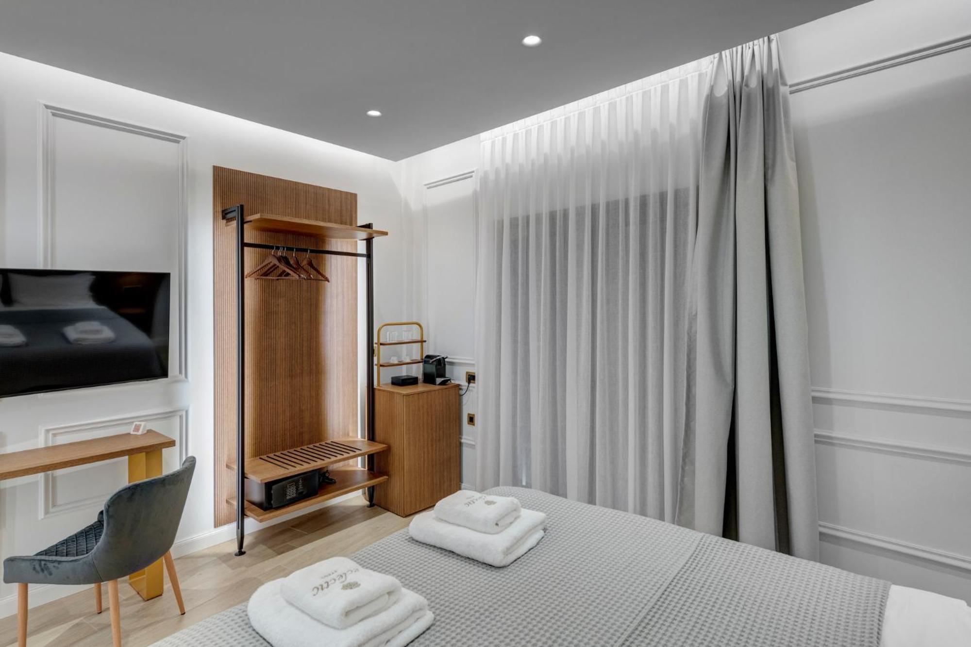 Eclectic Syros Bed & Breakfast Ermoupoli Ngoại thất bức ảnh