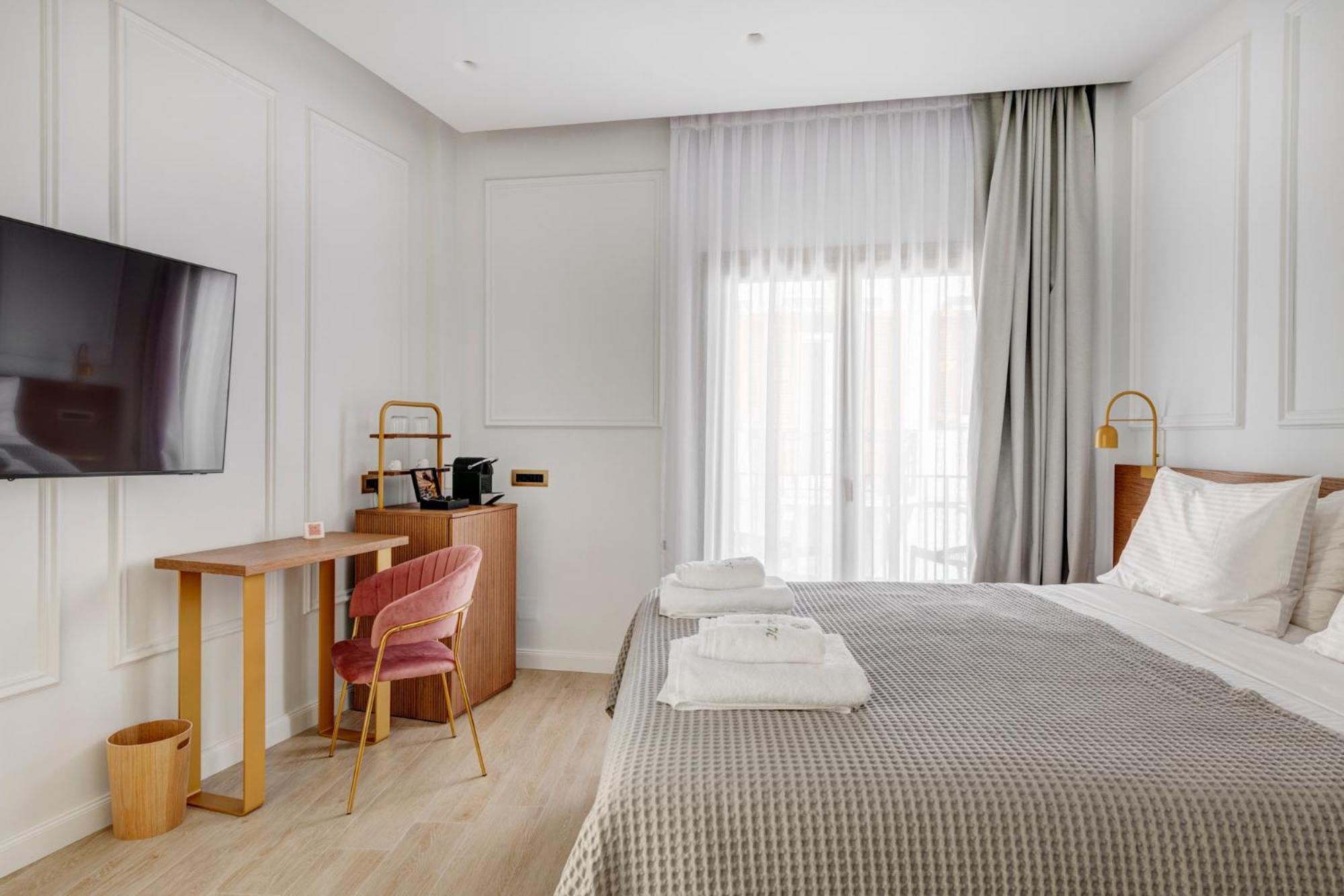 Eclectic Syros Bed & Breakfast Ermoupoli Ngoại thất bức ảnh