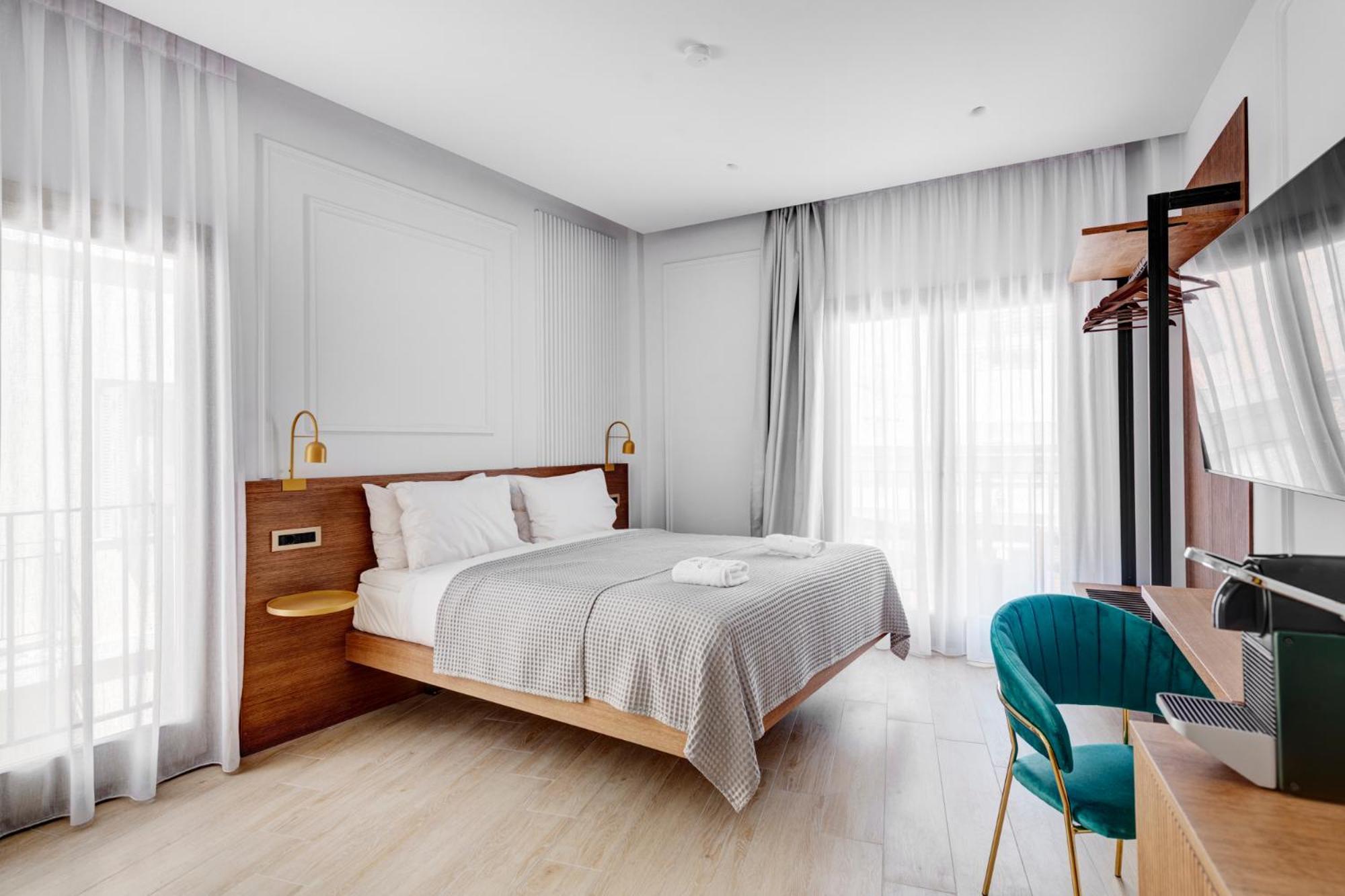 Eclectic Syros Bed & Breakfast Ermoupoli Ngoại thất bức ảnh
