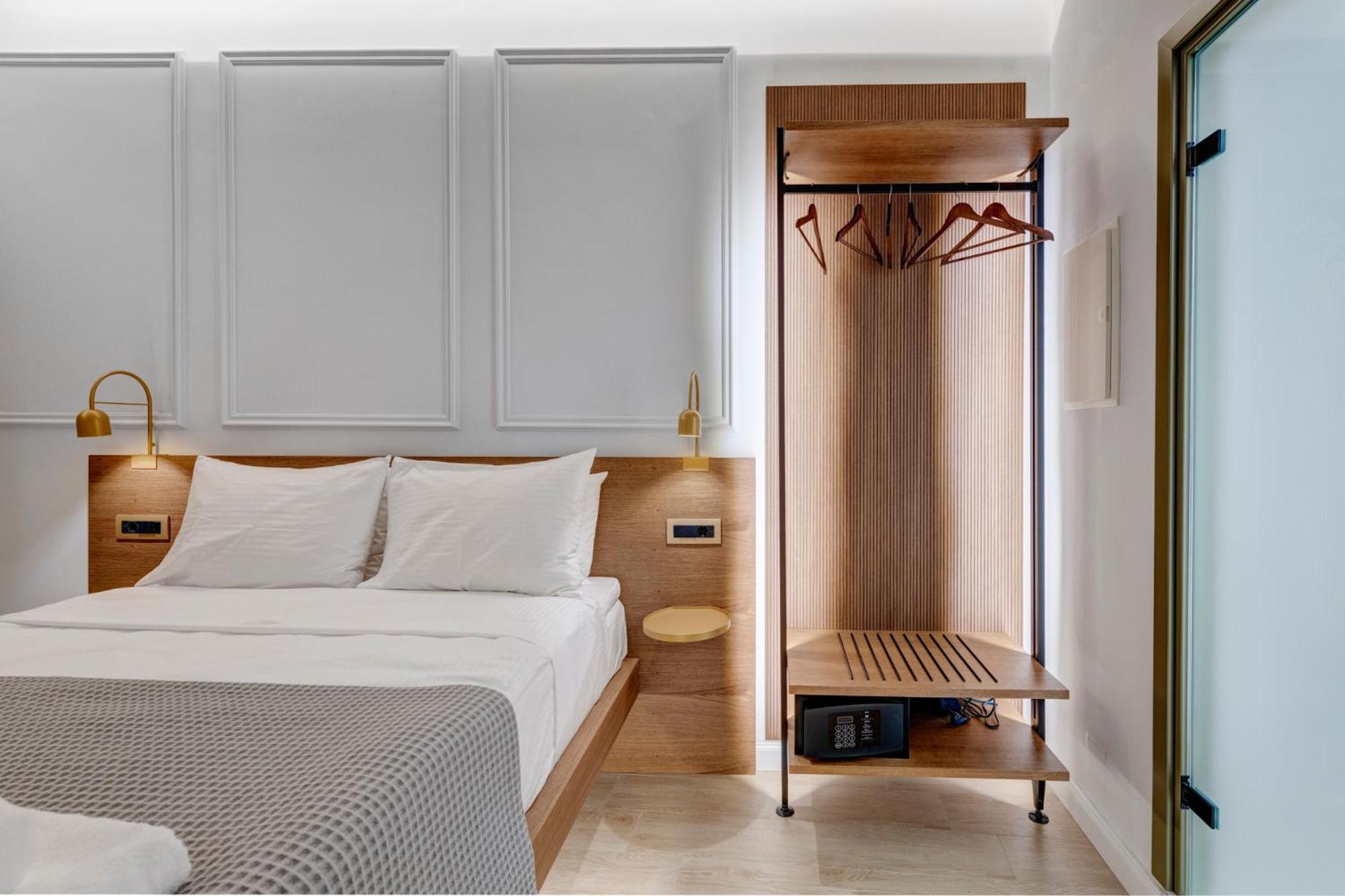 Eclectic Syros Bed & Breakfast Ermoupoli Ngoại thất bức ảnh