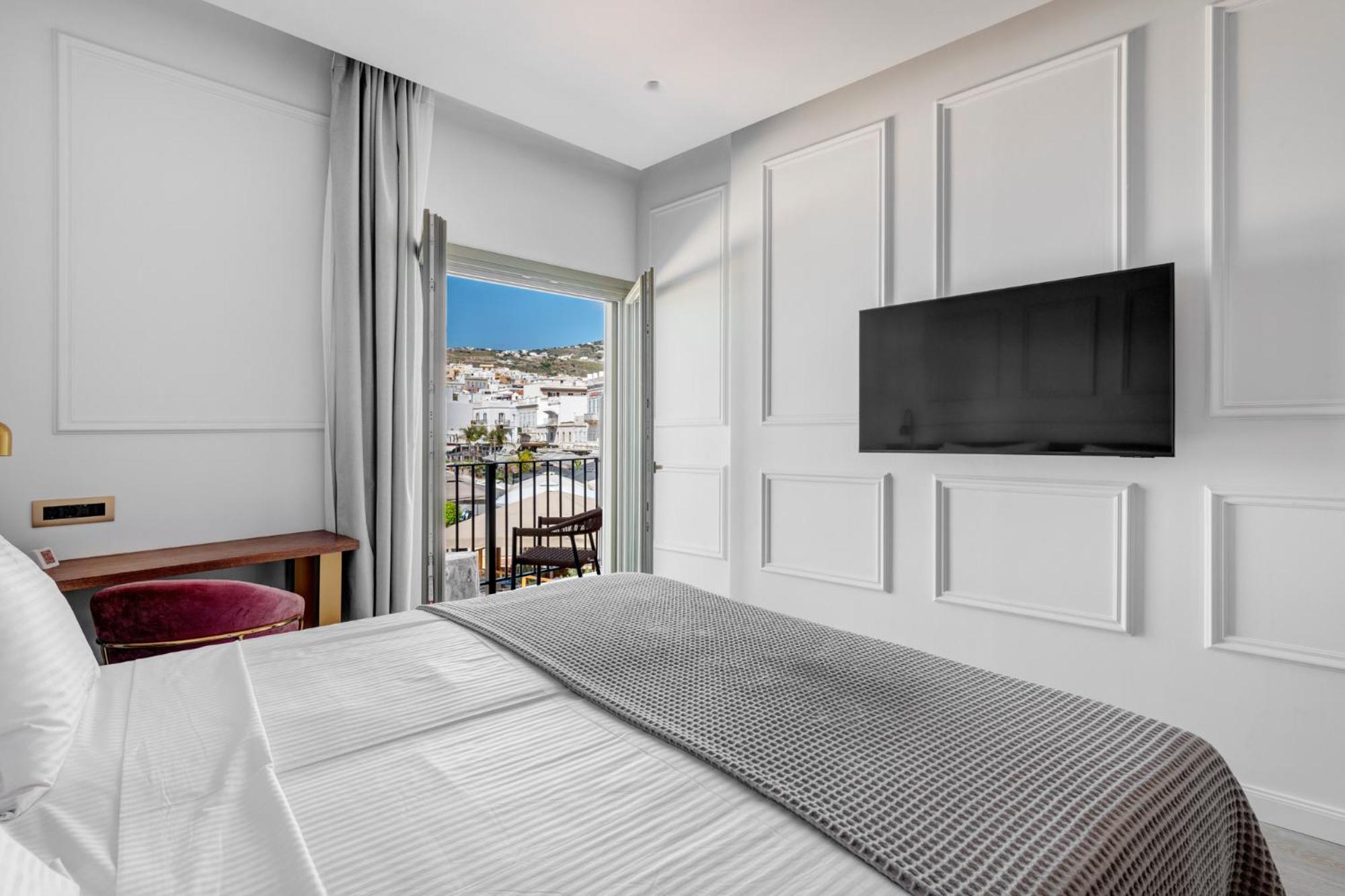Eclectic Syros Bed & Breakfast Ermoupoli Ngoại thất bức ảnh