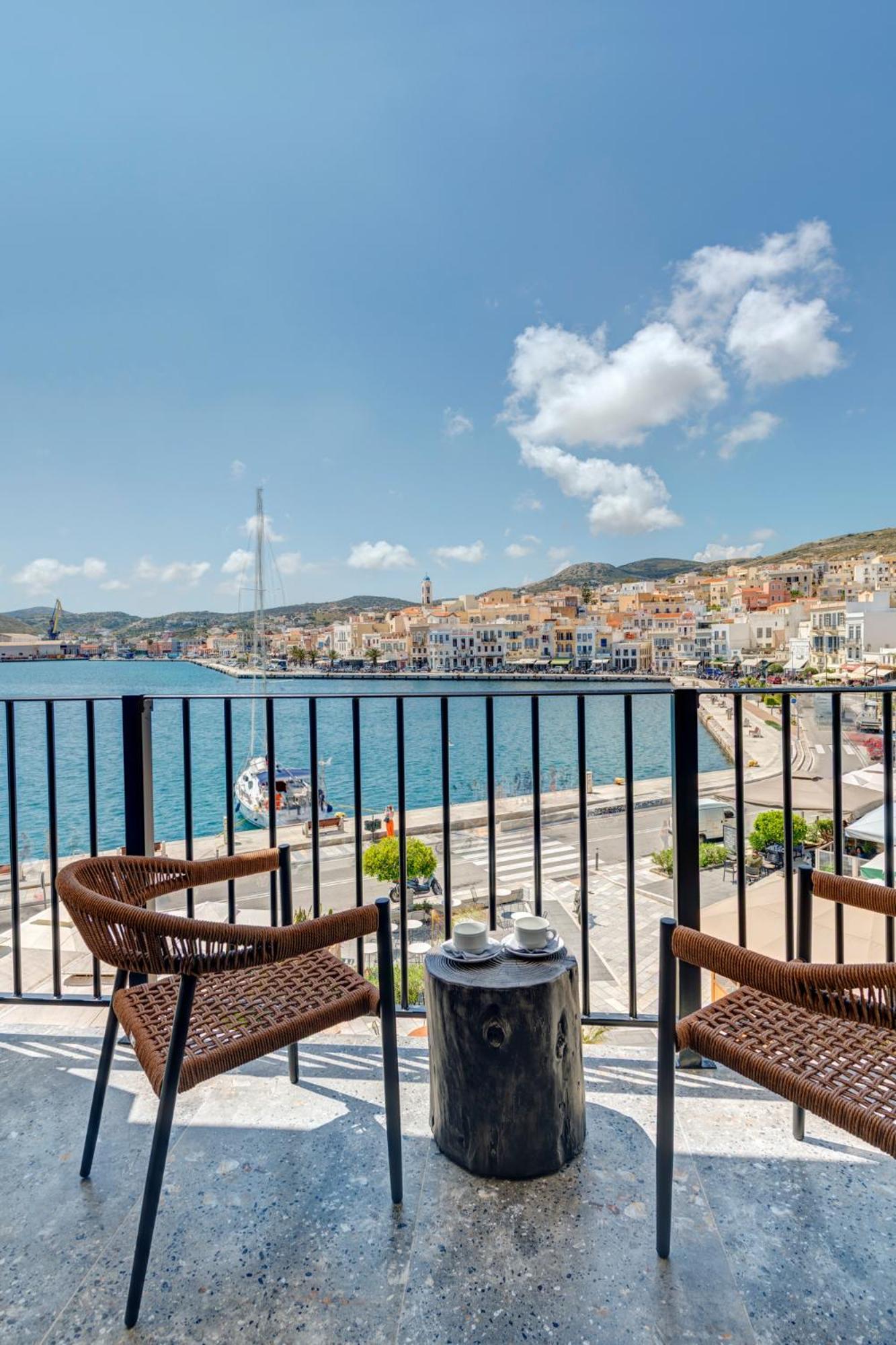 Eclectic Syros Bed & Breakfast Ermoupoli Ngoại thất bức ảnh