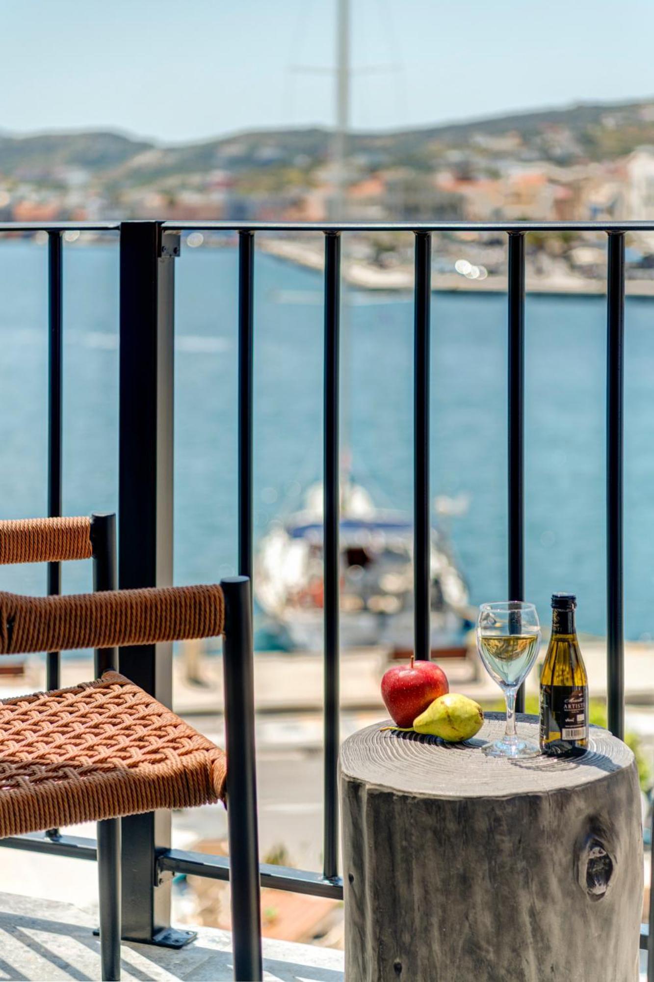 Eclectic Syros Bed & Breakfast Ermoupoli Ngoại thất bức ảnh
