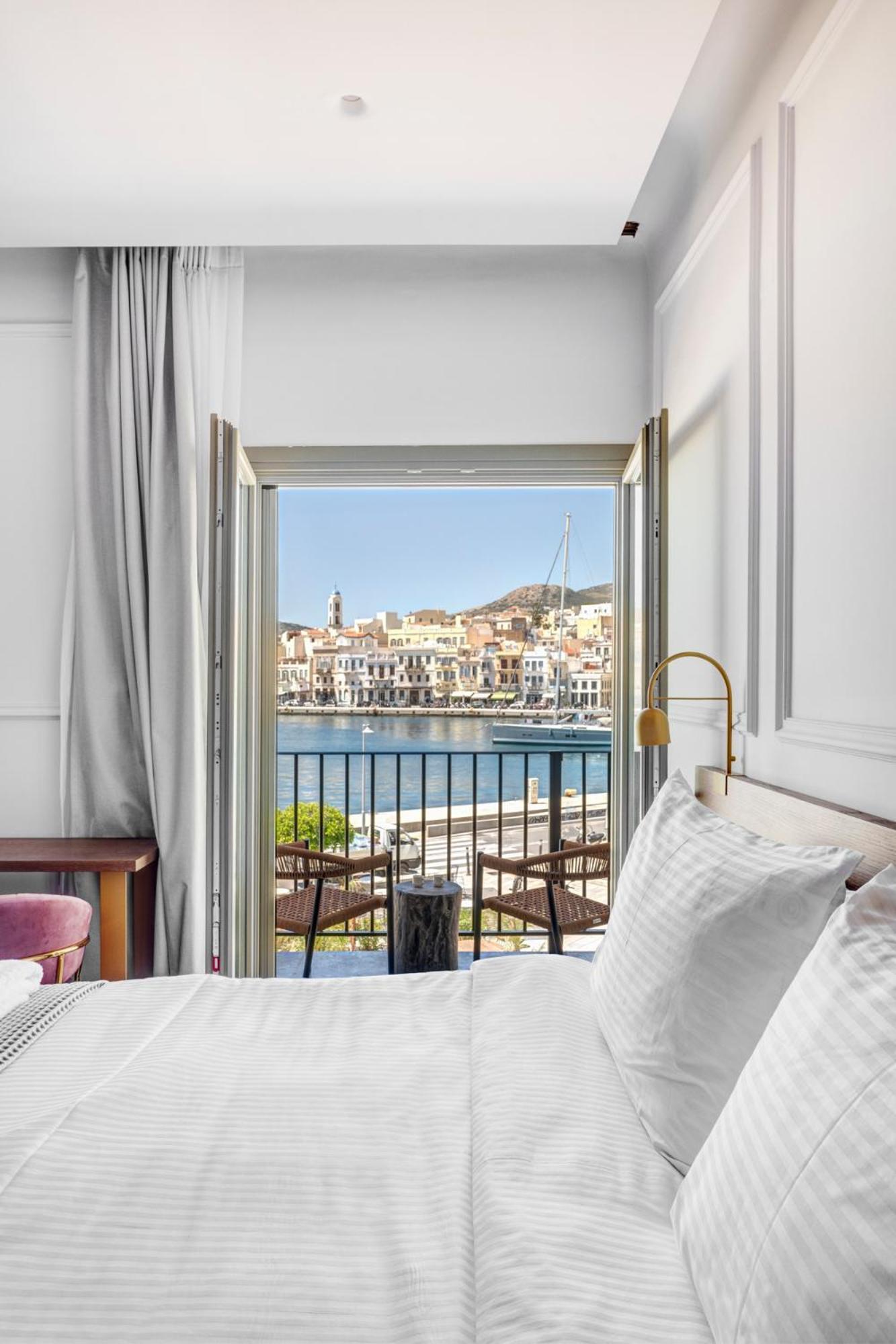 Eclectic Syros Bed & Breakfast Ermoupoli Ngoại thất bức ảnh