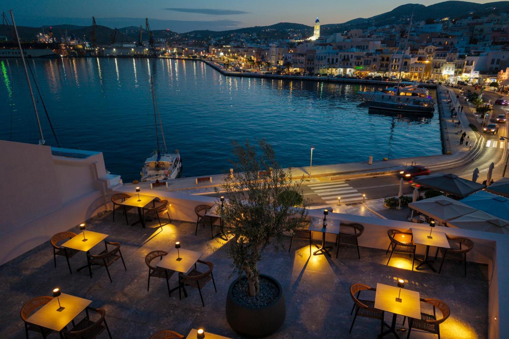 Eclectic Syros Bed & Breakfast Ermoupoli Ngoại thất bức ảnh