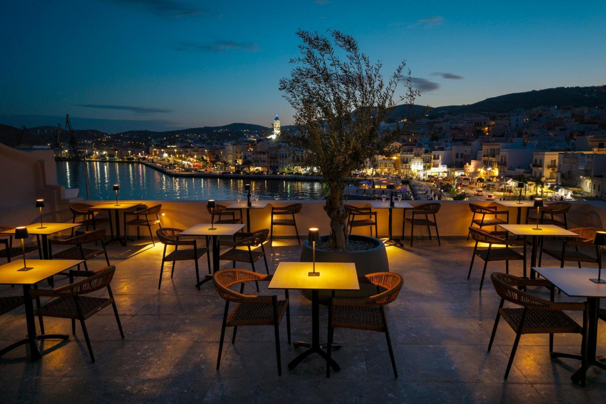 Eclectic Syros Bed & Breakfast Ermoupoli Ngoại thất bức ảnh
