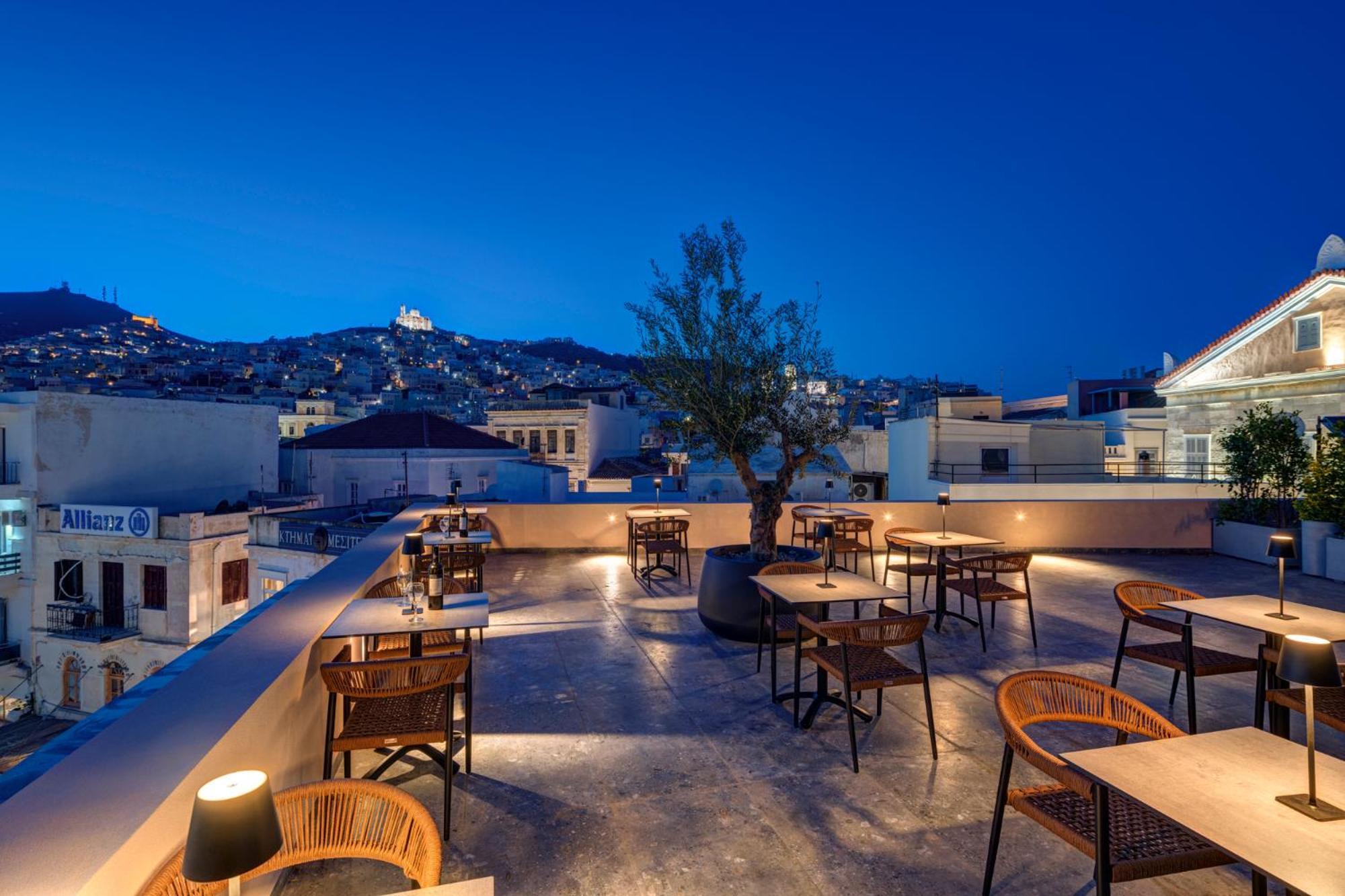 Eclectic Syros Bed & Breakfast Ermoupoli Ngoại thất bức ảnh
